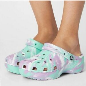 EUC*  Platform Crocs sz 7